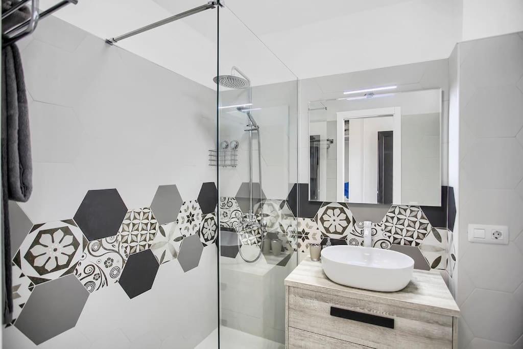 Alexander Apartment Playa De Las Americas ภายนอก รูปภาพ